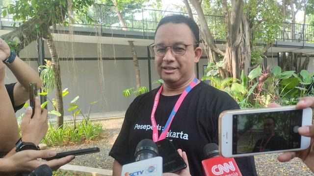 Mantan Gubernur DKI Jakarta Anies Baswedan usai menonton Formula E di Ancol. (KabarHangat.com)