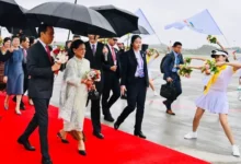 Presiden Jokowi dan Ibu Iriana Tiba di Chengdu