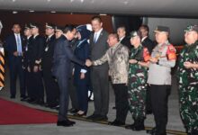 Jokowi tiba di Bandara Kualanamu. Jokowi Langsung ke Binjai Sumut Beri Bantuan Pedagang (Kris/Biro Pers Sekretariat Presiden)