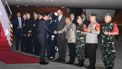 Jokowi tiba di Bandara Kualanamu. Jokowi Langsung ke Binjai Sumut Beri Bantuan Pedagang (Kris/Biro Pers Sekretariat Presiden)