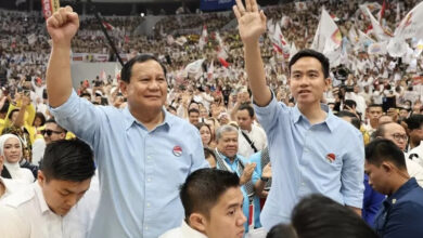 Hari Kedua Kampanye: Prabowo Berkantor di Kemhan, Gibran di Solo