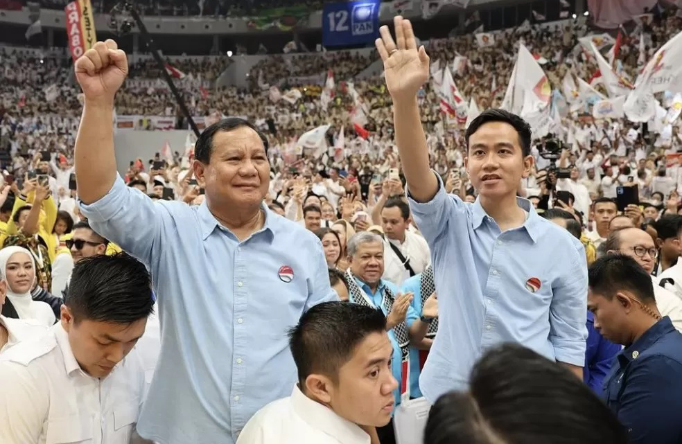 Hari Kedua Kampanye: Prabowo Berkantor di Kemhan, Gibran di Solo